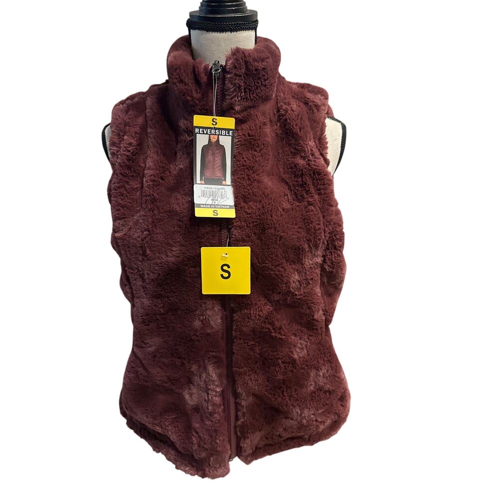 ⭐️ Women’s Nicole Miller Burgundy Faux Fur Reversible Vest Size Small NWT Preppy